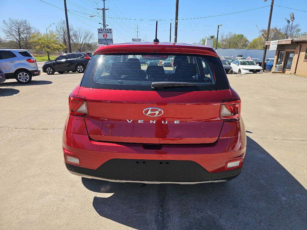 2025 Hyundai Venue Image 2