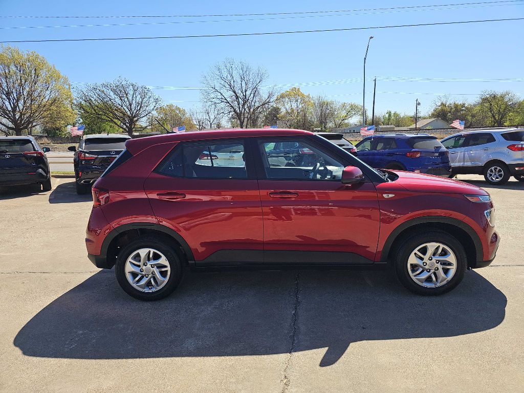 2025 Hyundai Venue Image 3