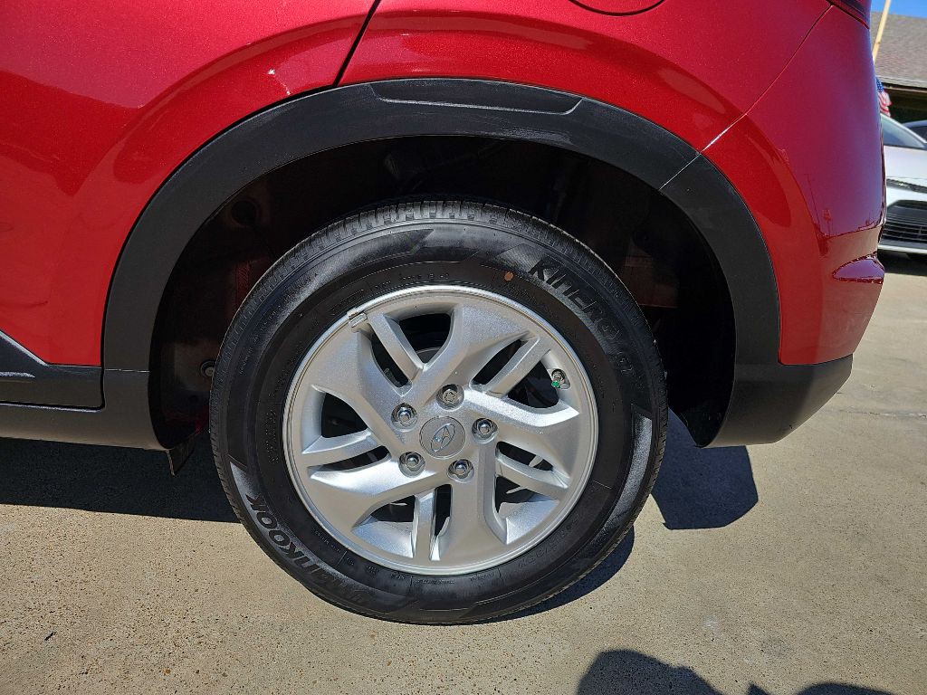 2025 Hyundai Venue Image 11