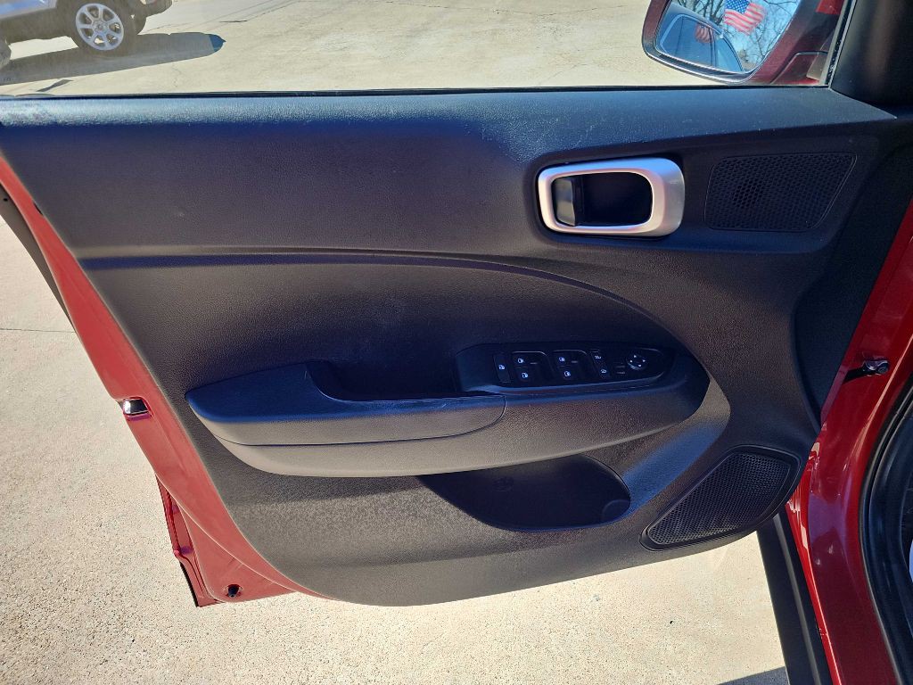 2025 Hyundai Venue Image 12