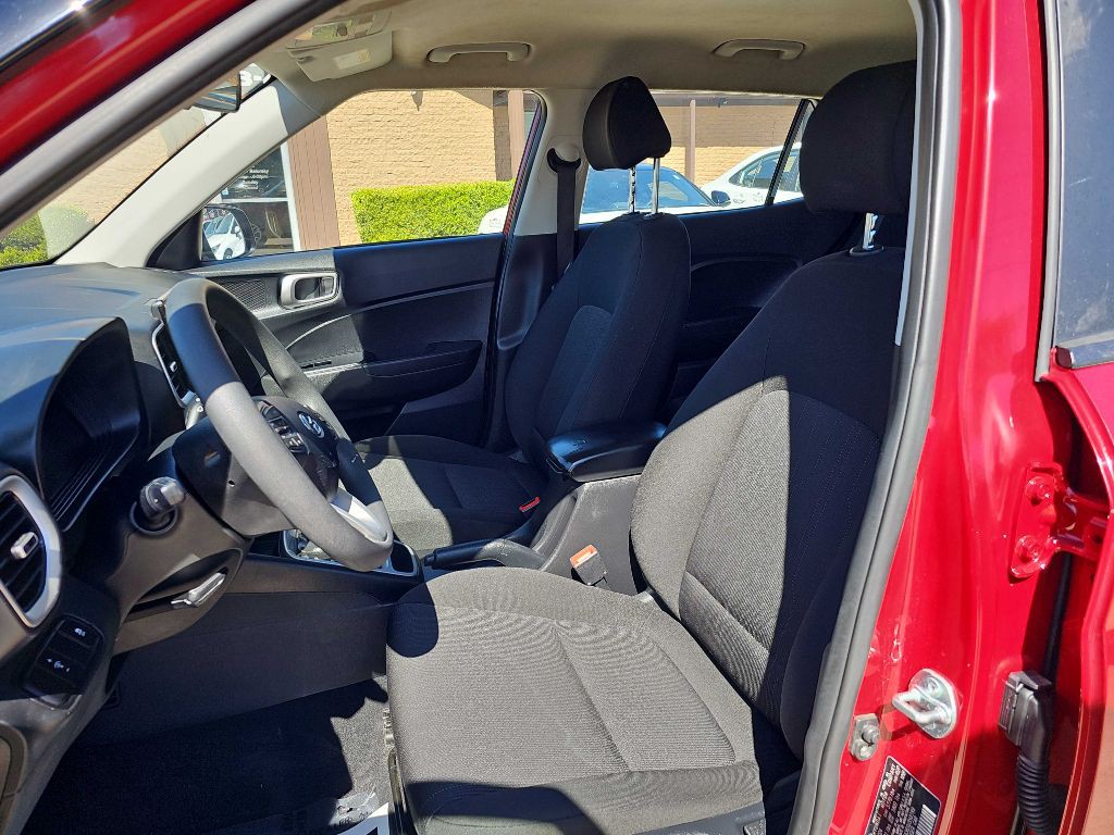 2025 Hyundai Venue Image 13