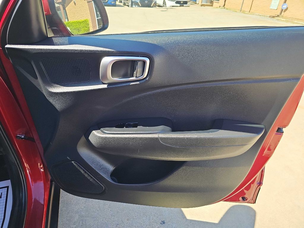 2025 Hyundai Venue Image 18