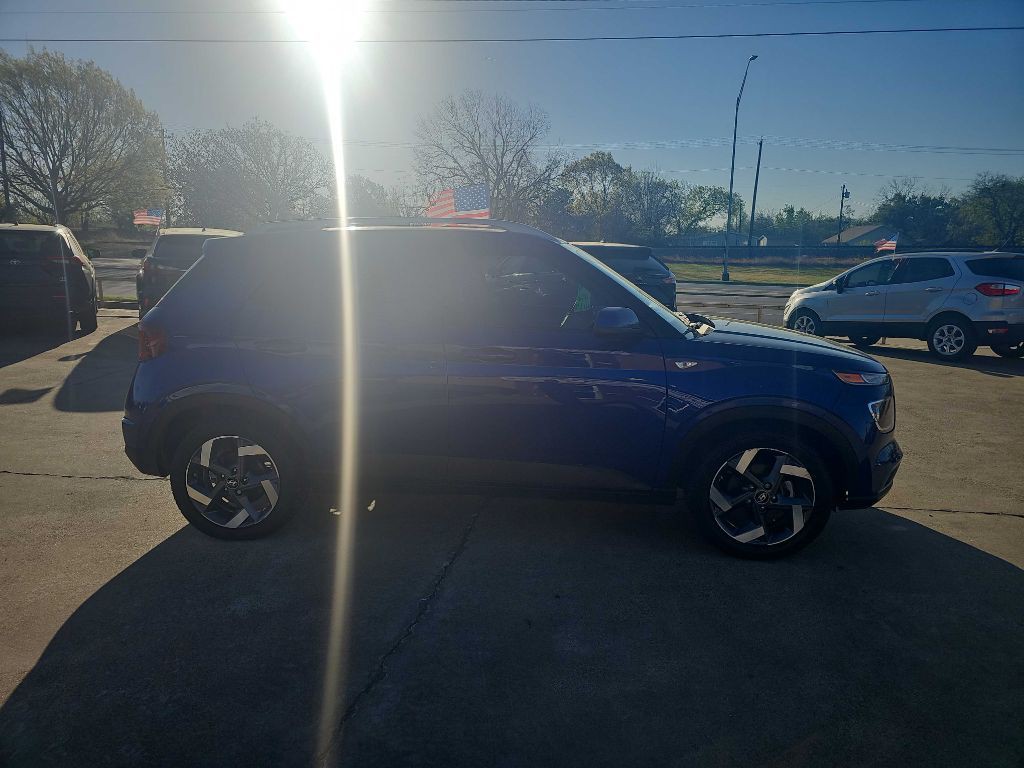 2023 Hyundai Venue Image 3