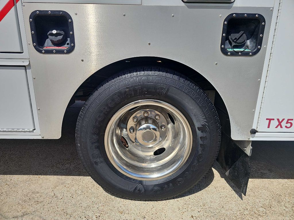 2005 Ford F-350 Image 8