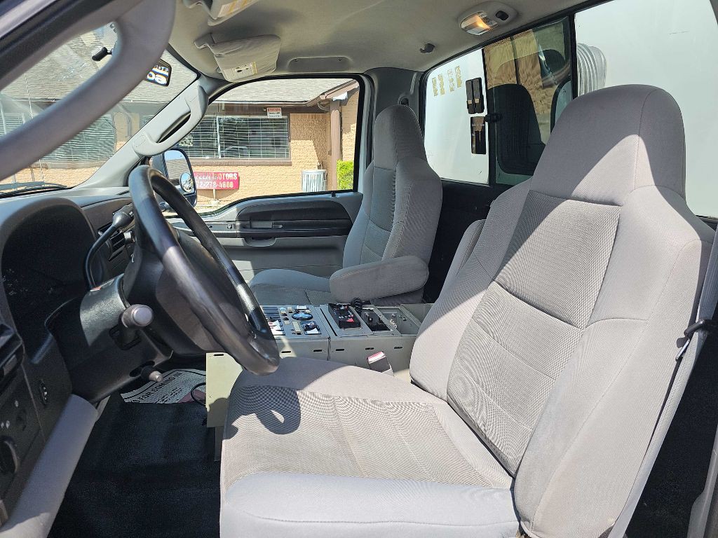 2005 Ford F-350 Image 11