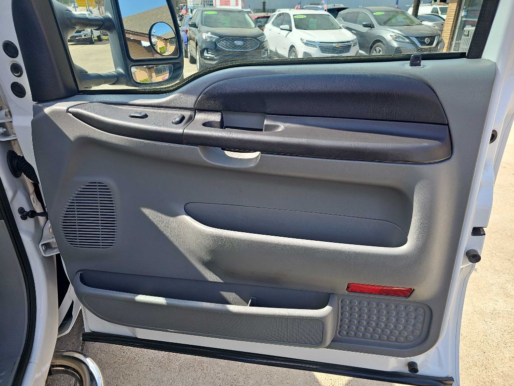 2005 Ford F-350 Image 13