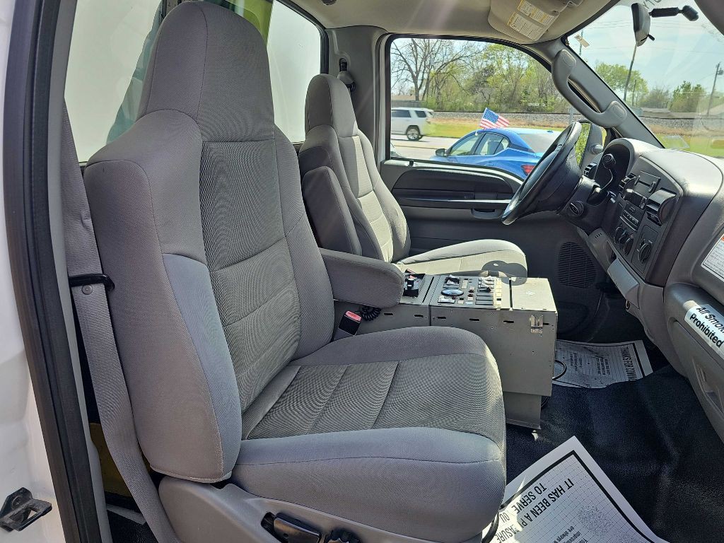 2005 Ford F-350 Image 15