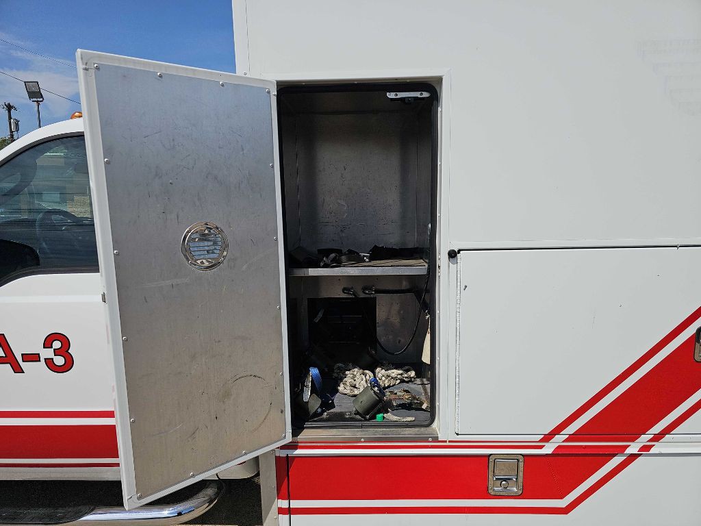 2005 Ford F-350 Image 18