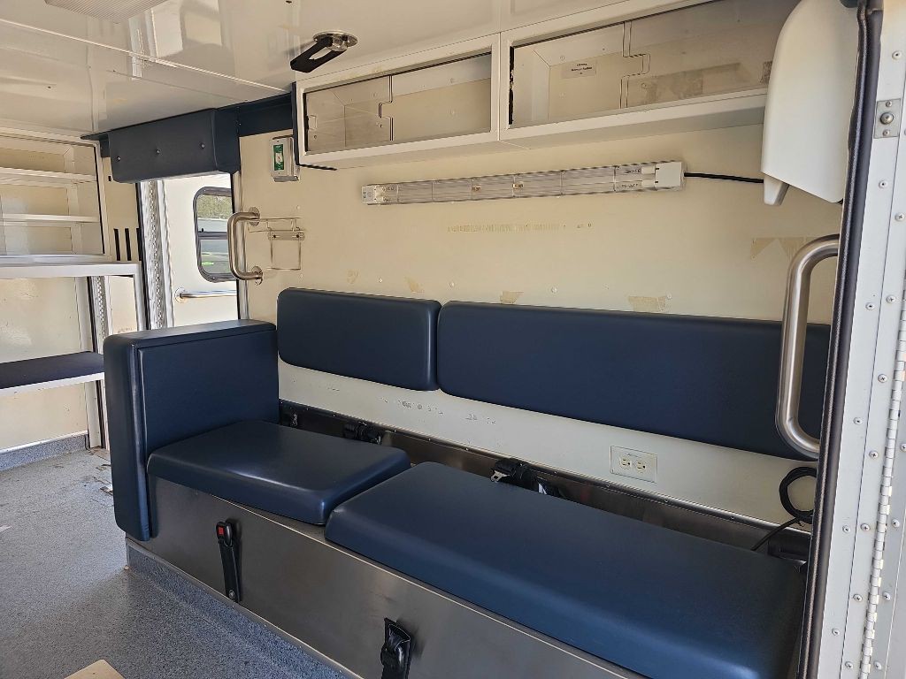 2005 Ford F-350 Image 28