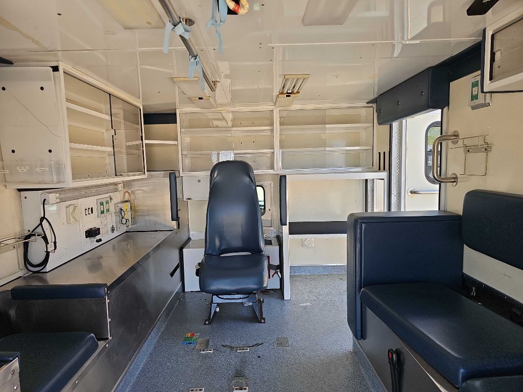 2005 Ford F-350 Image 30