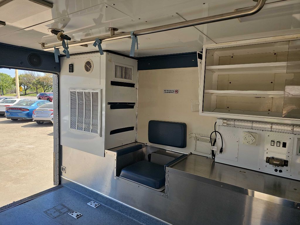 2005 Ford F-350 Image 32