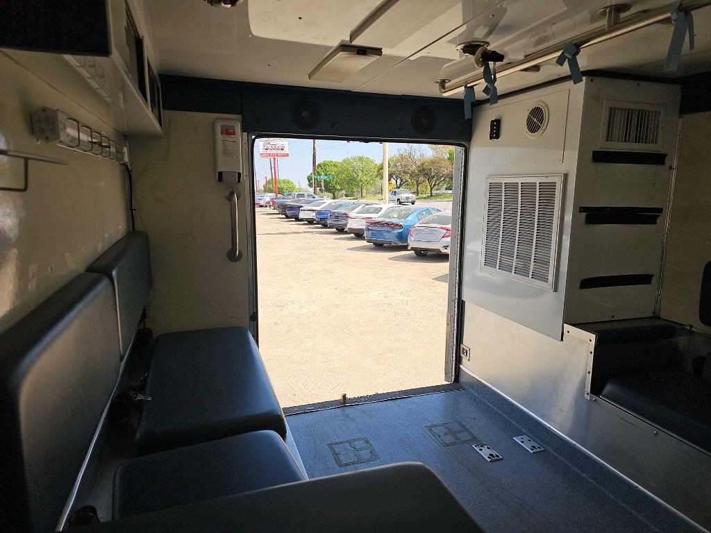 2005 Ford F-350 Image 33