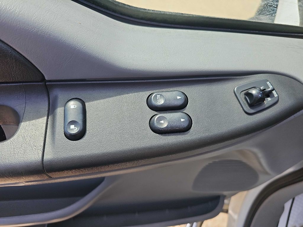 2005 Ford F-350 Image 34