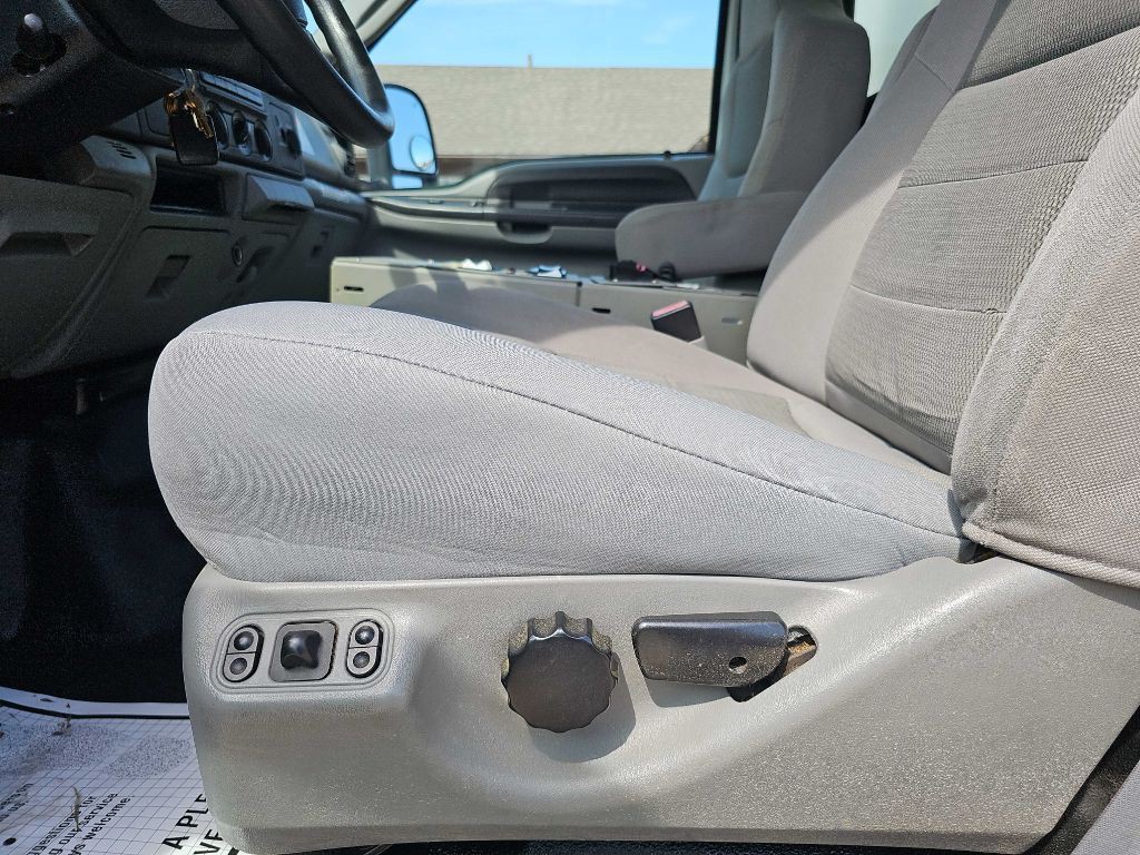 2005 Ford F-350 Image 35