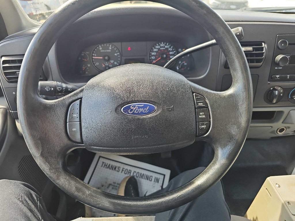 2005 Ford F-350 Image 36
