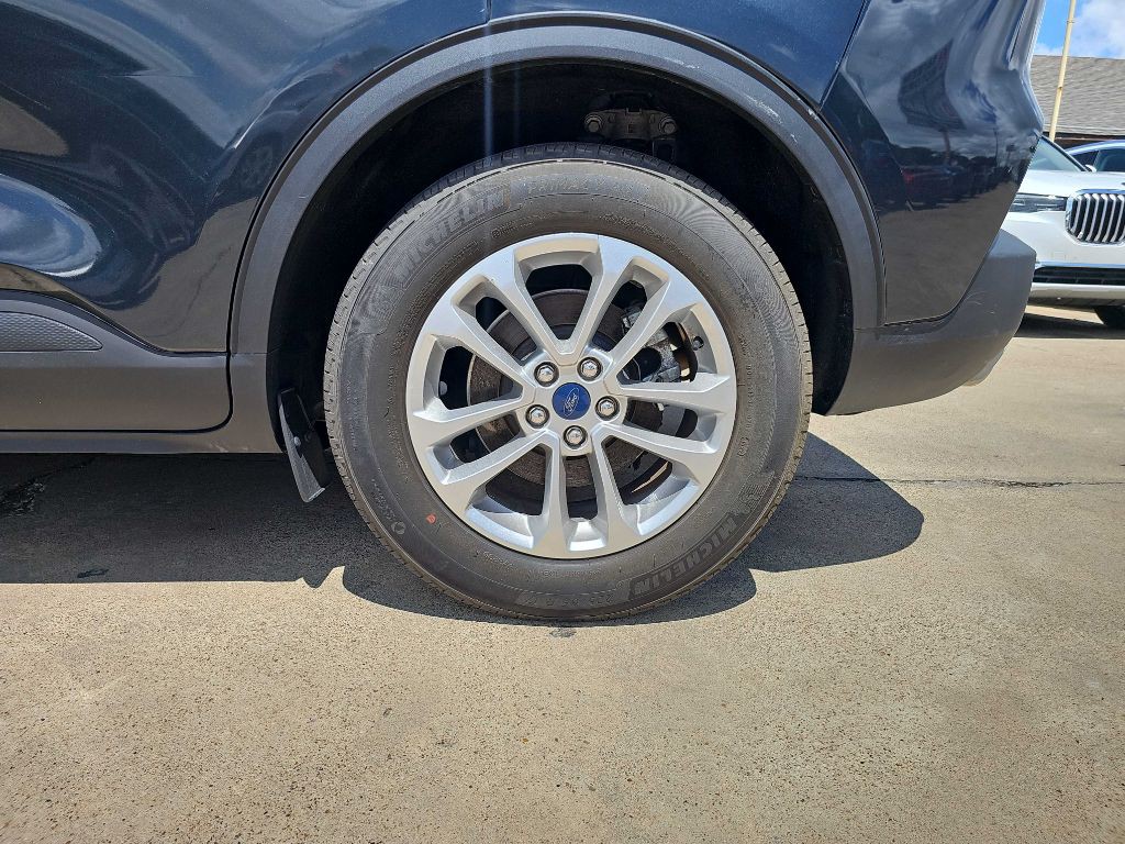 2022 Ford Escape Image 13