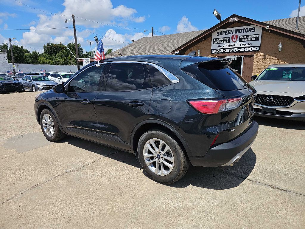2022 Ford Escape Image 3