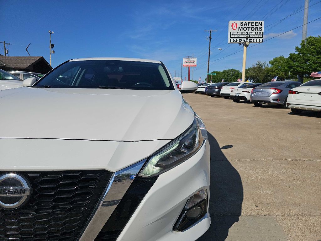 2020 Nissan Altima Image 8