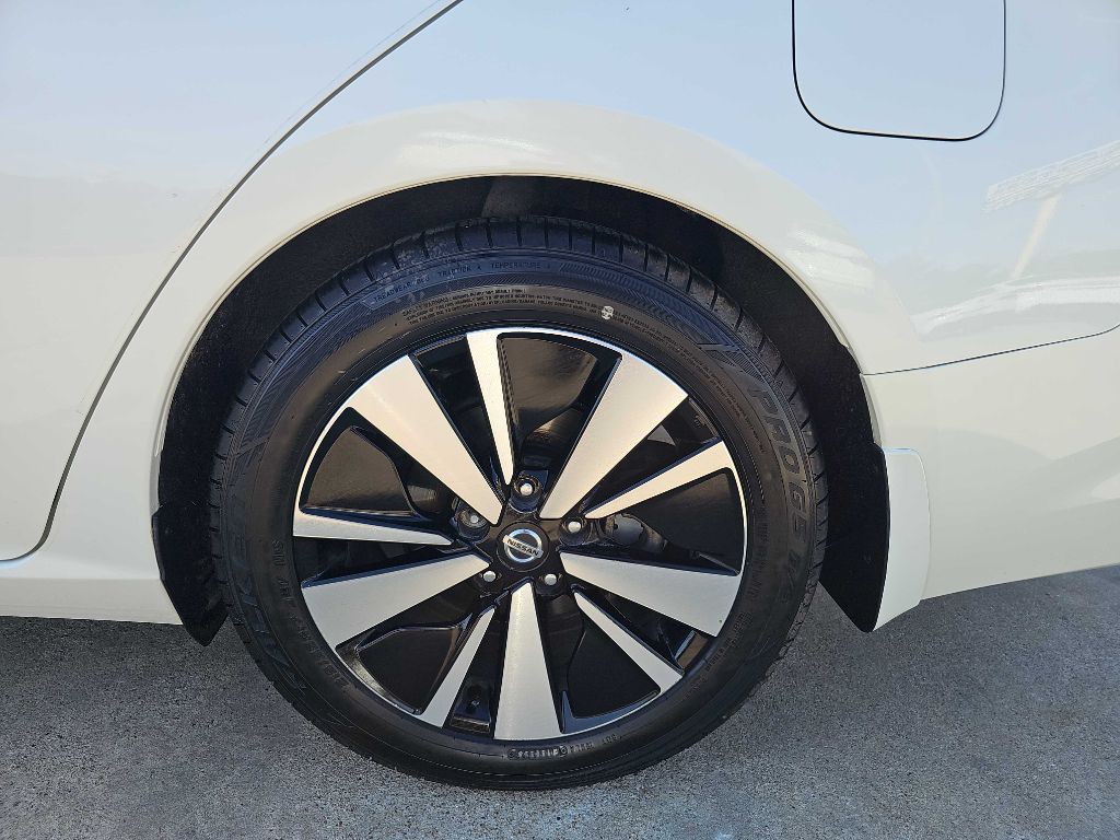 2020 Nissan Altima Image 10