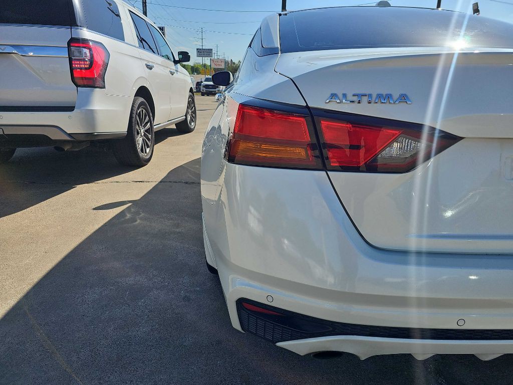 2020 Nissan Altima Image 11