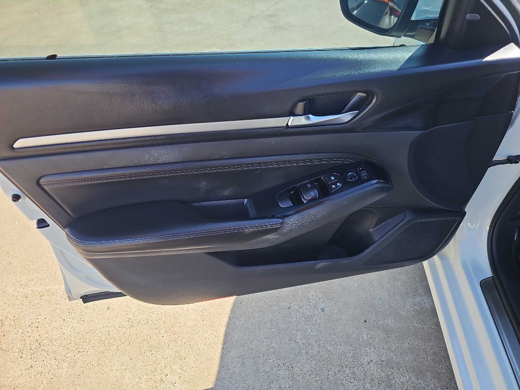 2020 Nissan Altima Image 14