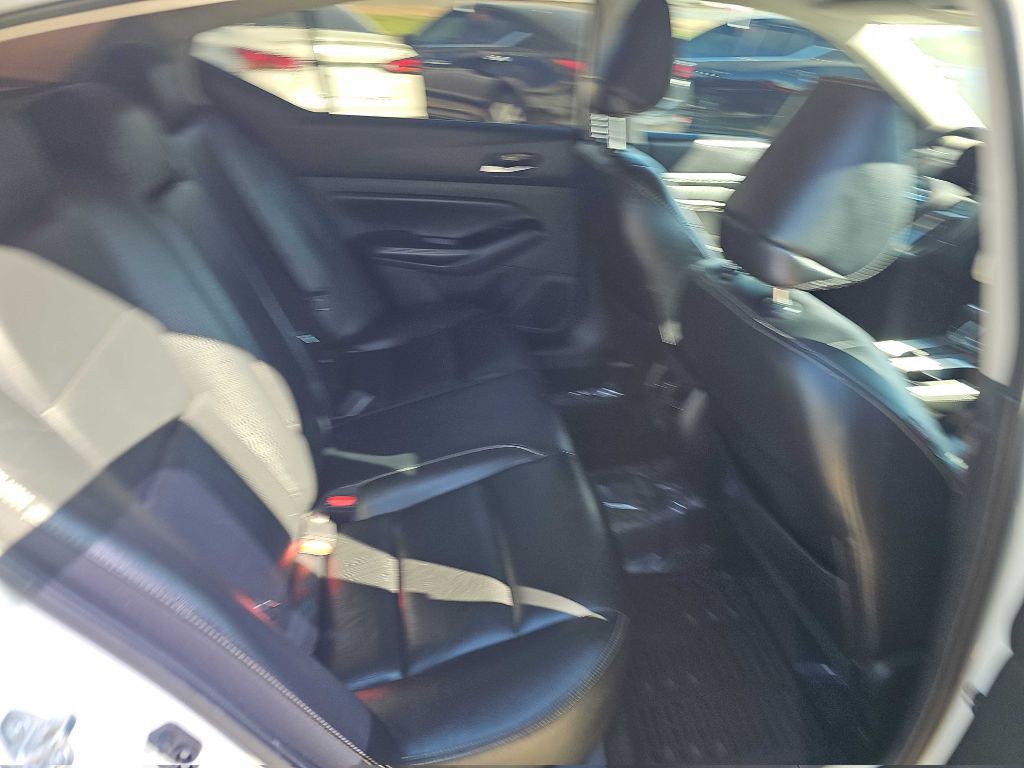 2020 Nissan Altima Image 16