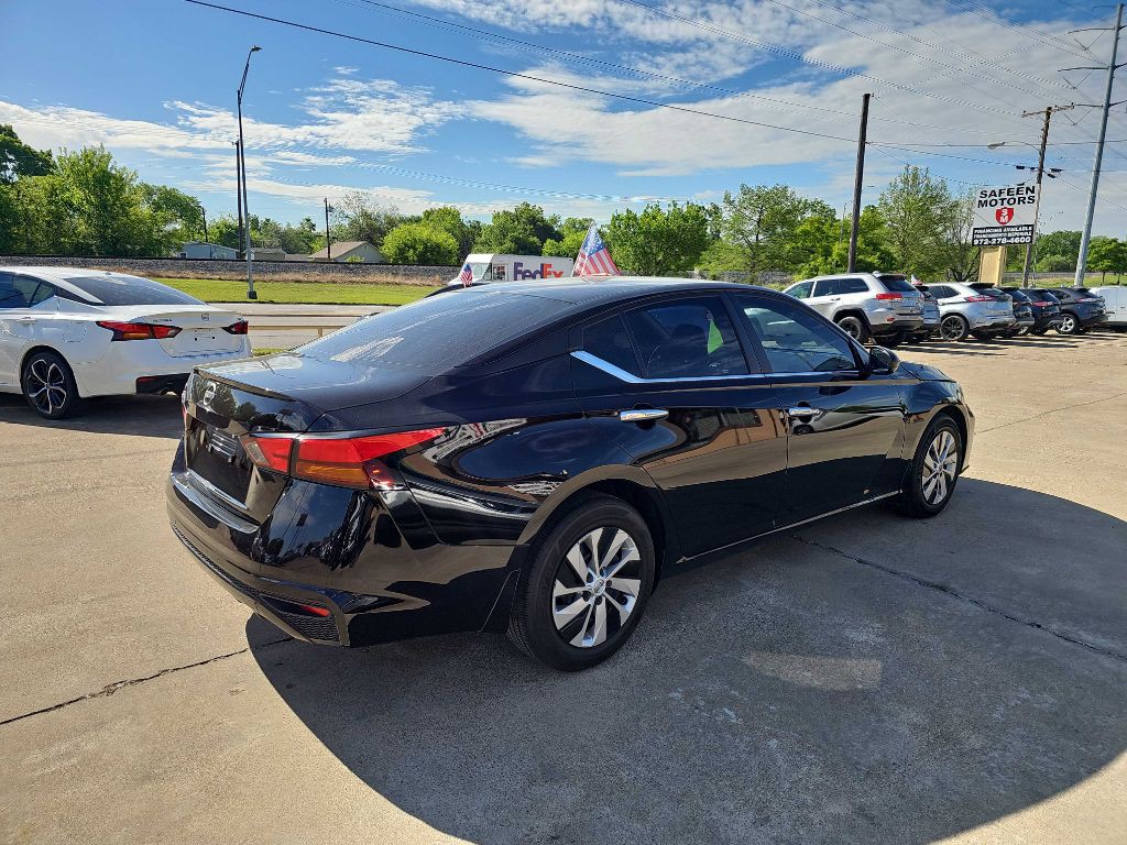 2024 Nissan Altima Image 2