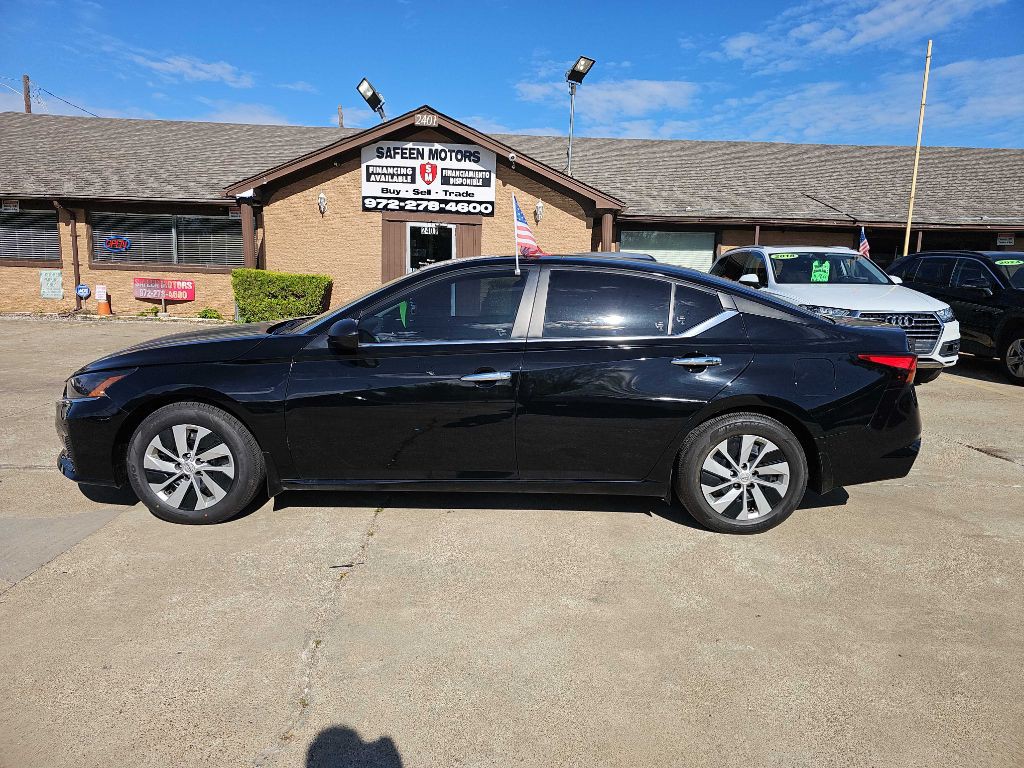 2024 Nissan Altima Image 8