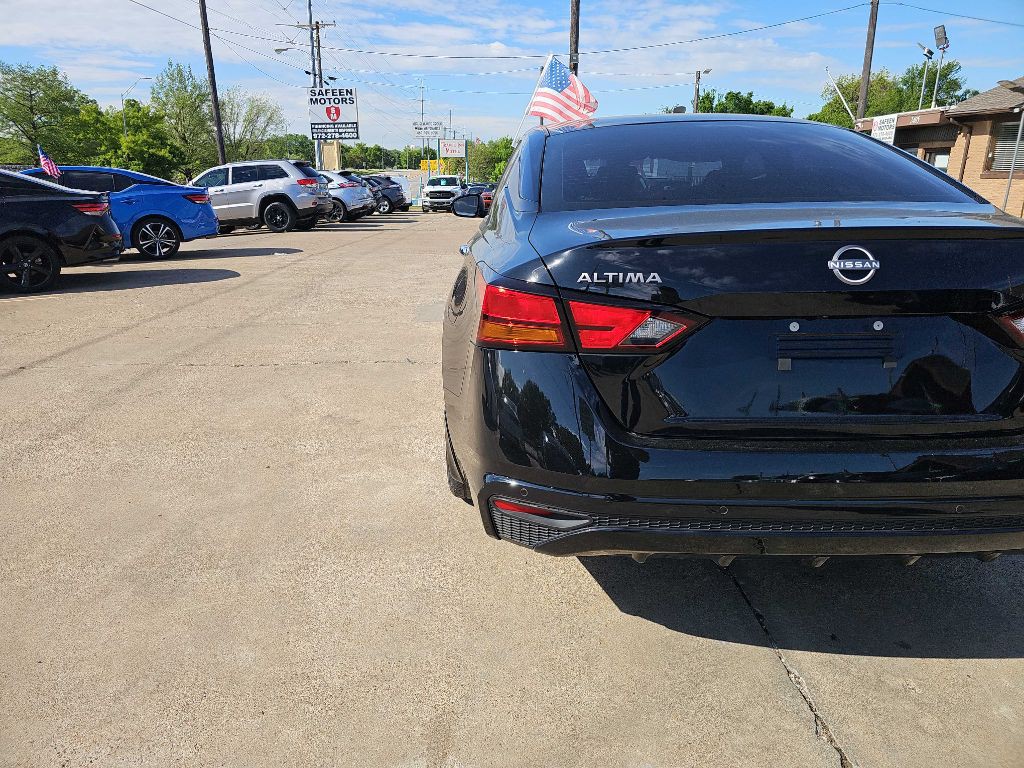 2024 Nissan Altima Image 10