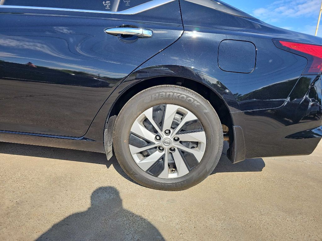 2024 Nissan Altima Image 12