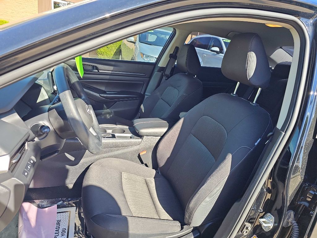 2024 Nissan Altima Image 13