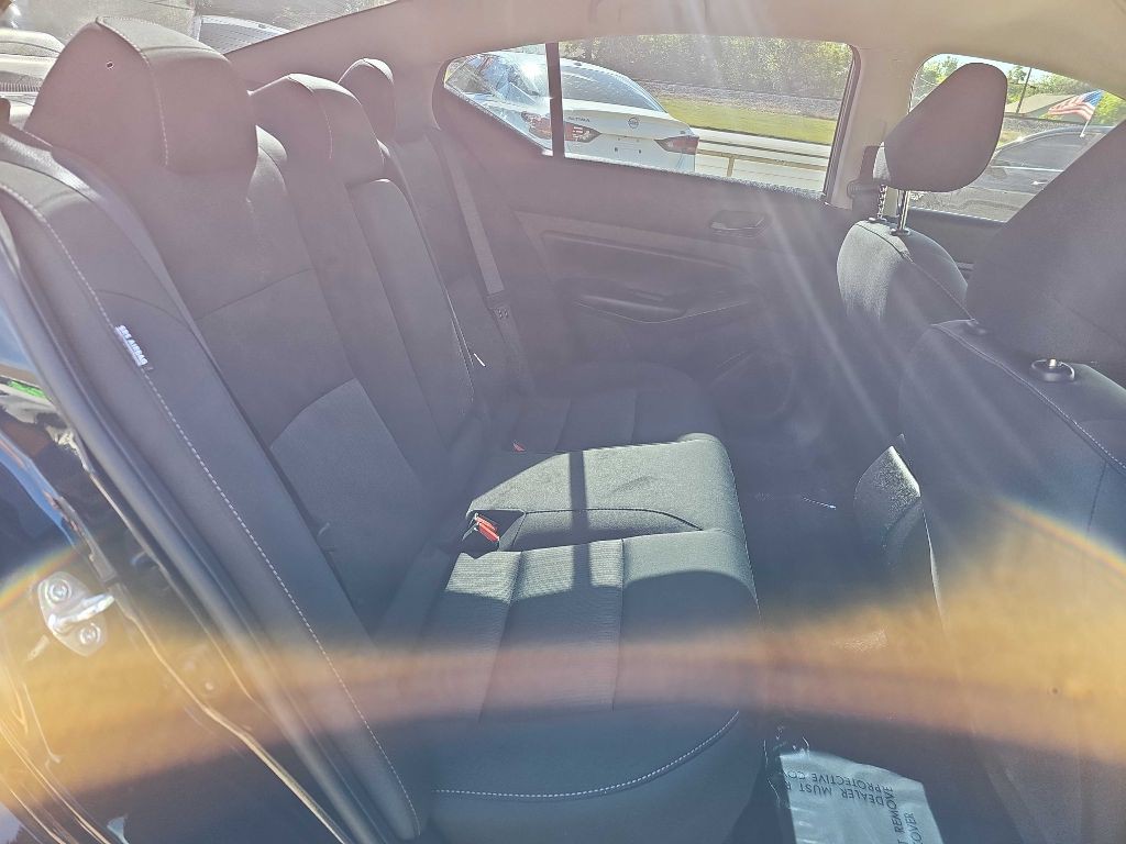 2024 Nissan Altima Image 16