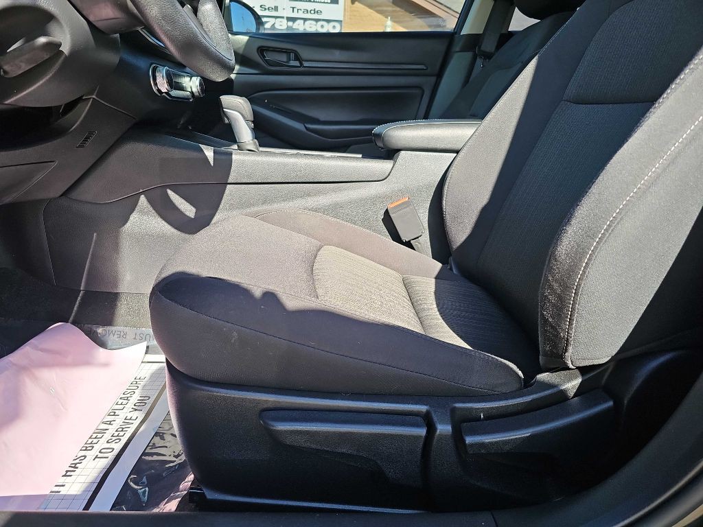 2024 Nissan Altima Image 21