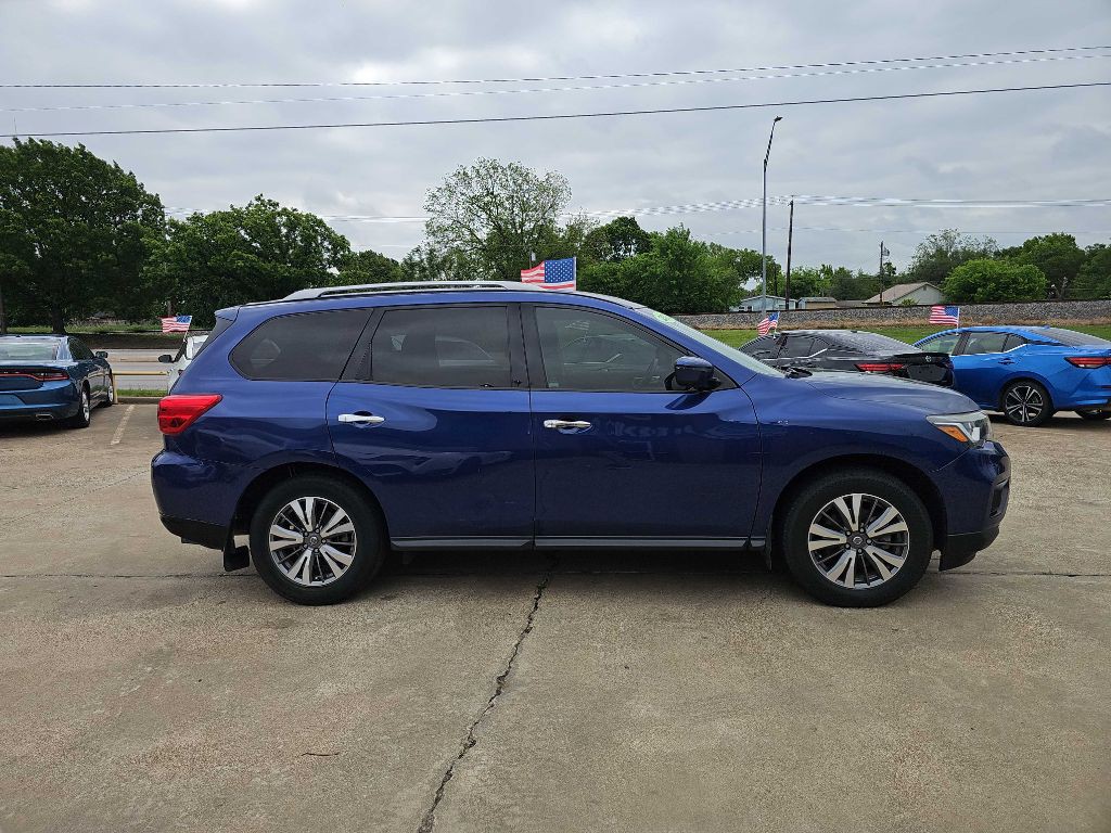 2020 Nissan Pathfinder Image 2