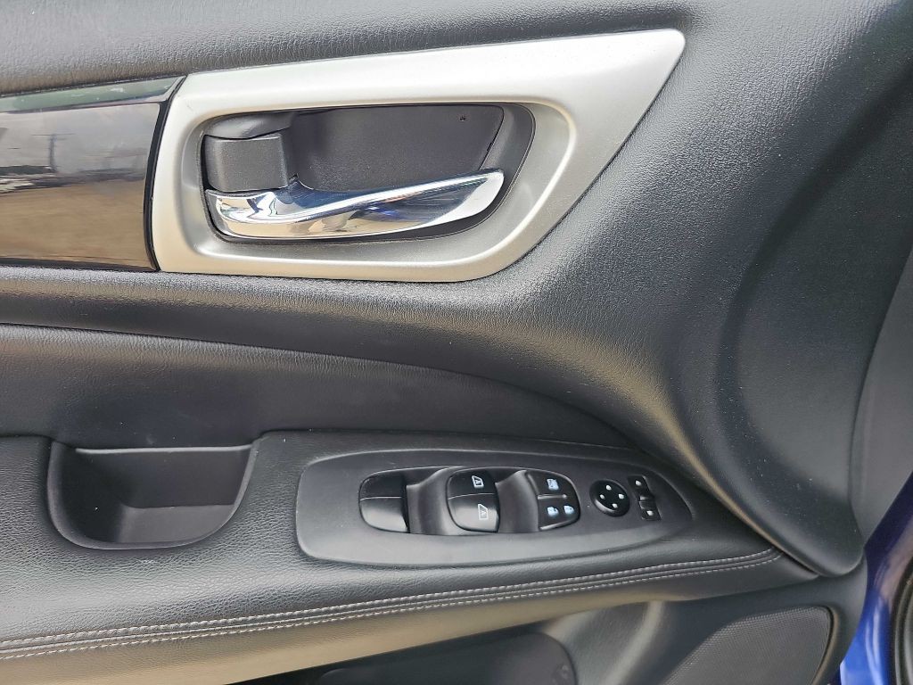 2020 Nissan Pathfinder Image 21
