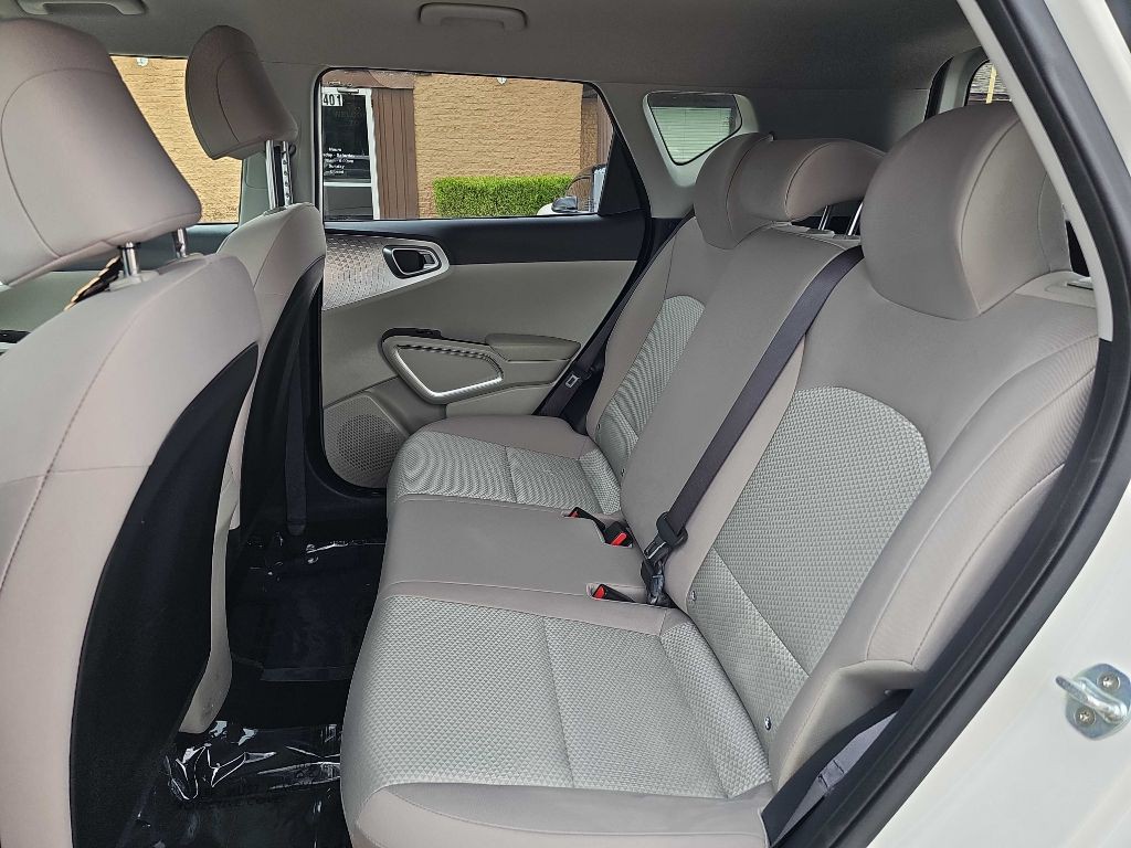 2022 Kia Soul Image 16