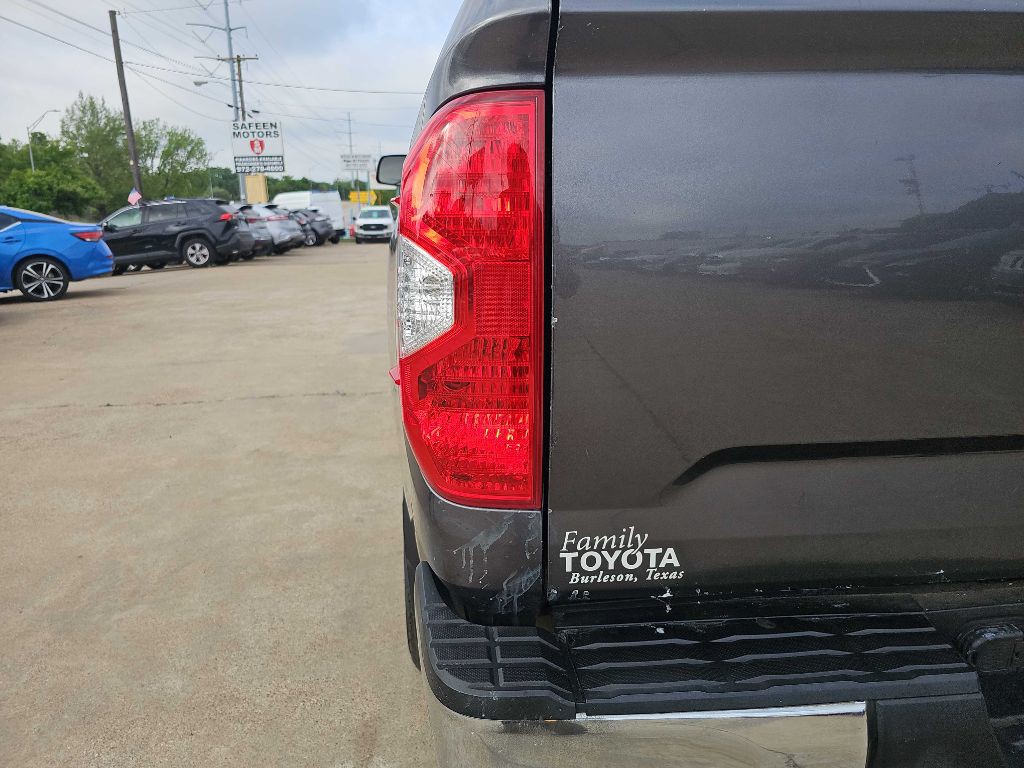 2015 Toyota Tundra Image 10