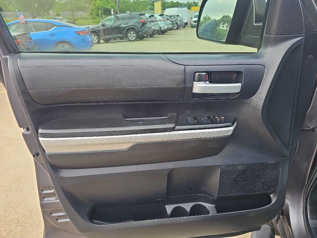 2015 Toyota Tundra Image 12