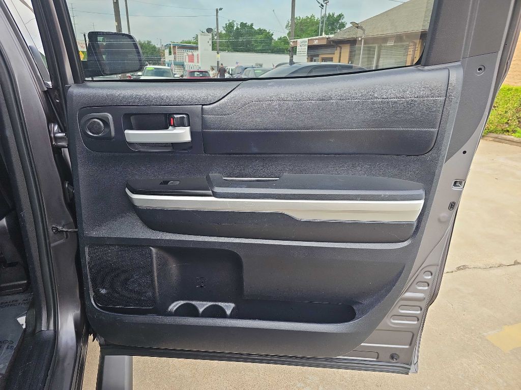 2015 Toyota Tundra Image 17