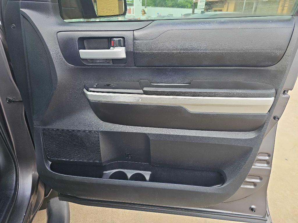 2015 Toyota Tundra Image 19