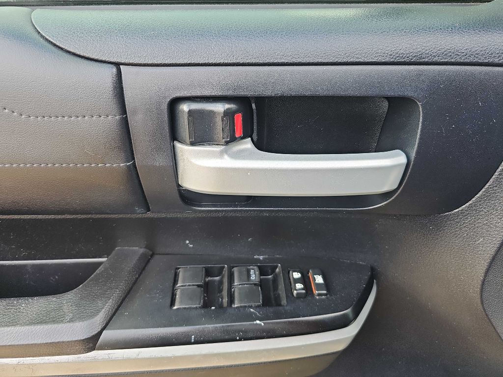 2015 Toyota Tundra Image 20