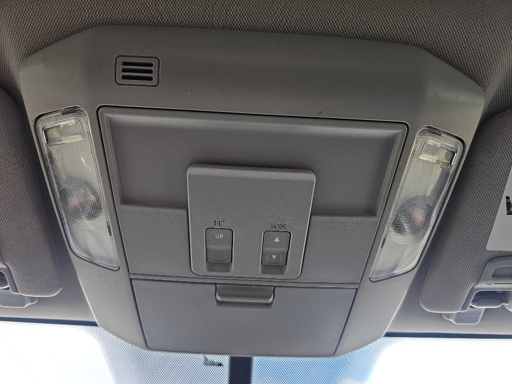 2015 Toyota Tundra Image 30