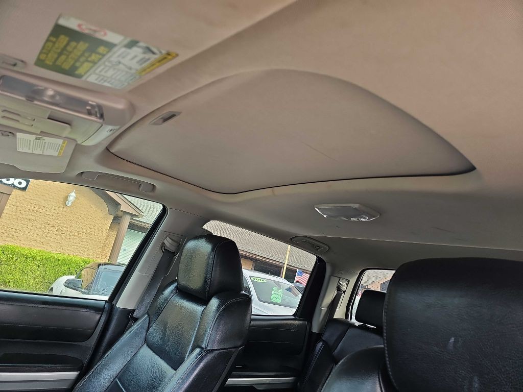 2015 Toyota Tundra Image 32