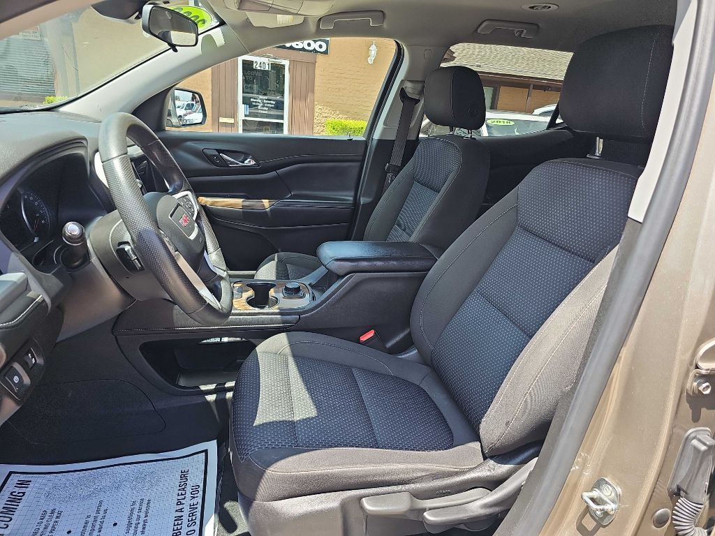 2022 GMC Acadia Image 13