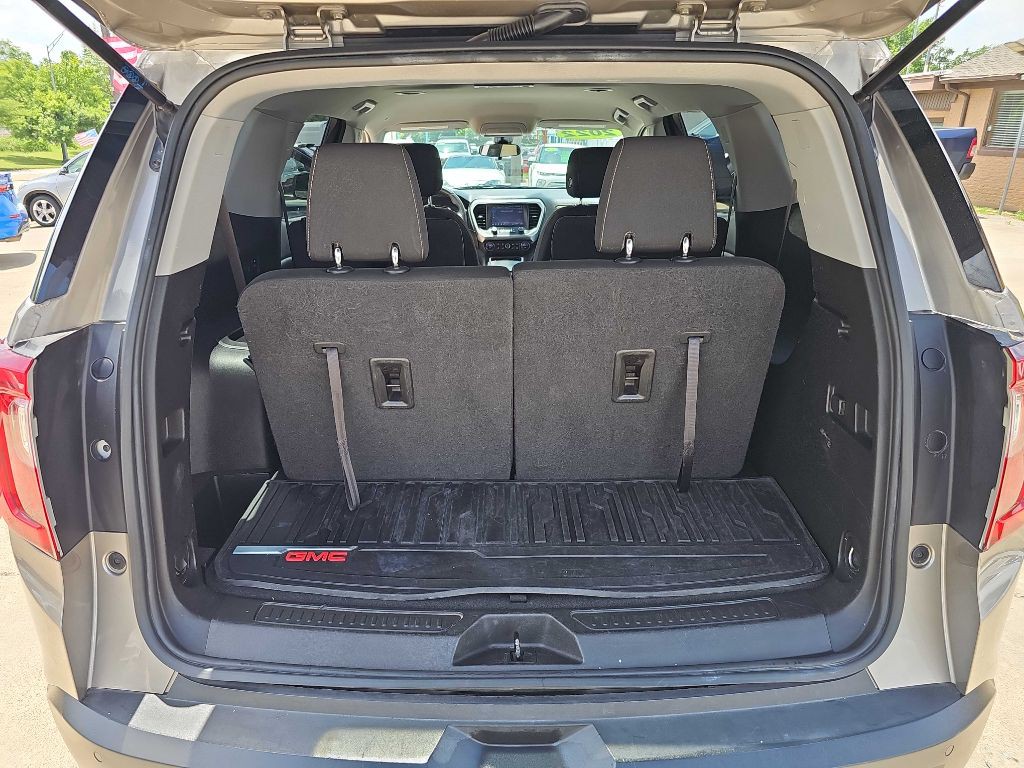 2022 GMC Acadia Image 36