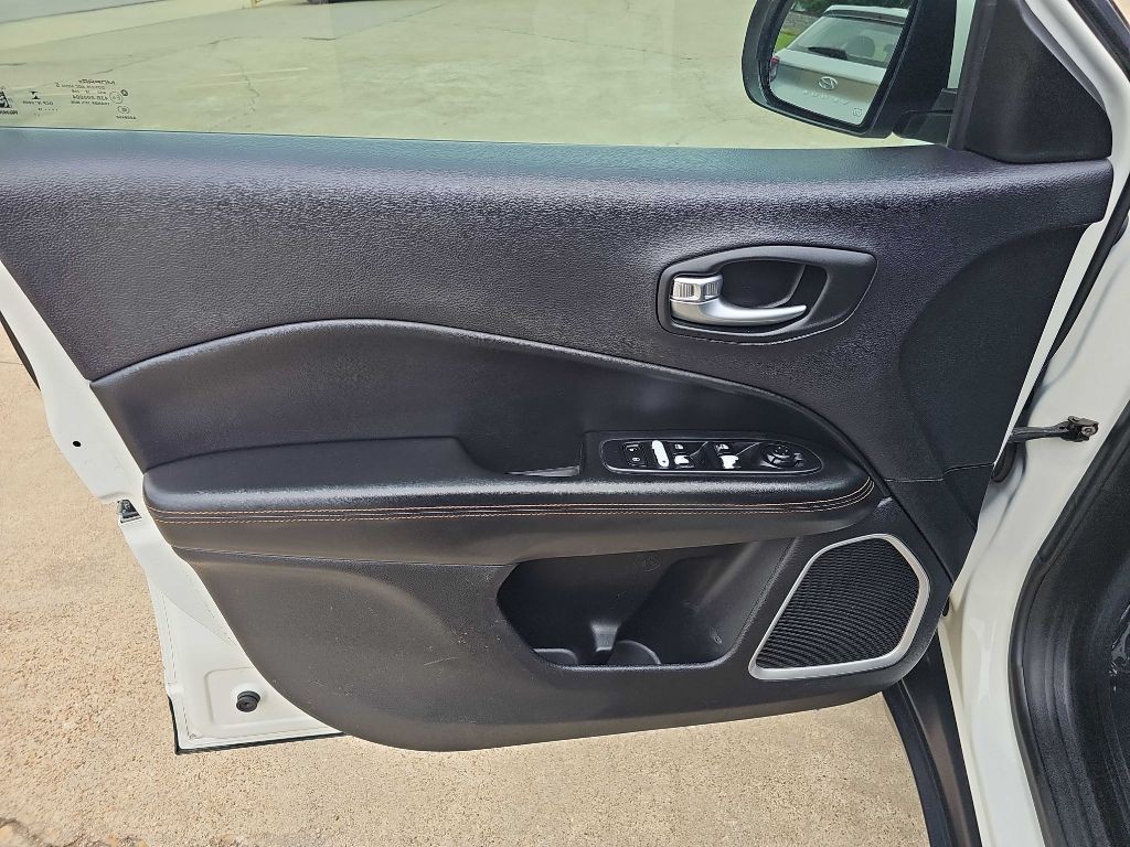 2018 Jeep Compass Image 12