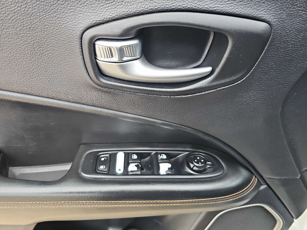 2018 Jeep Compass Image 20