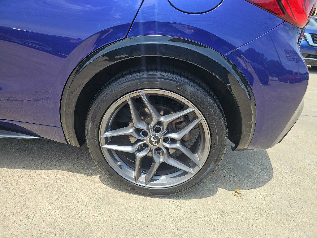 2018 INFINITI QX30 Image 11