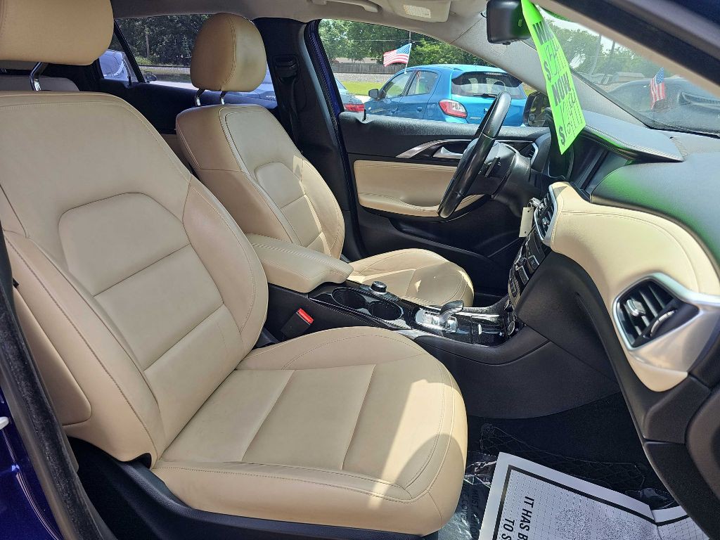 2018 INFINITI QX30 Image 19