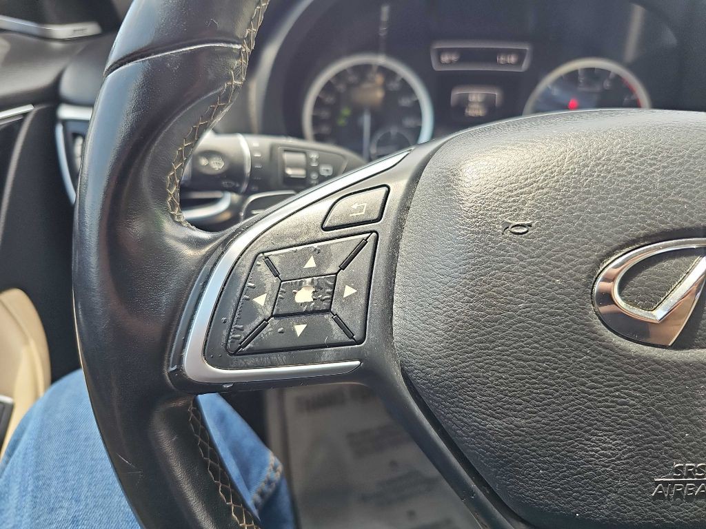 2018 INFINITI QX30 Image 24